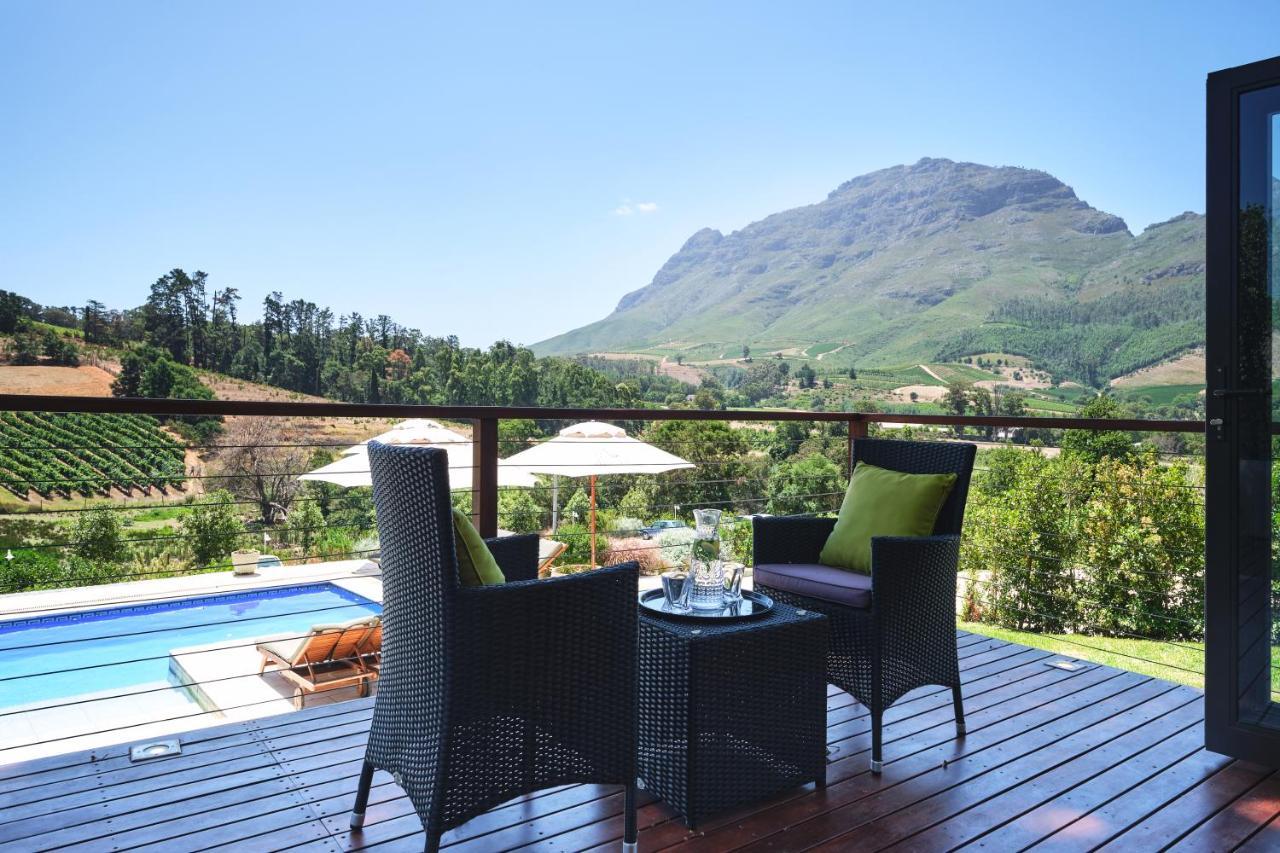Alluvia Boutique Winery & Luxury Accommodation Stellenbosch Bagian luar foto View of the Hottentots-Holland Mountains from the Cape Winelands