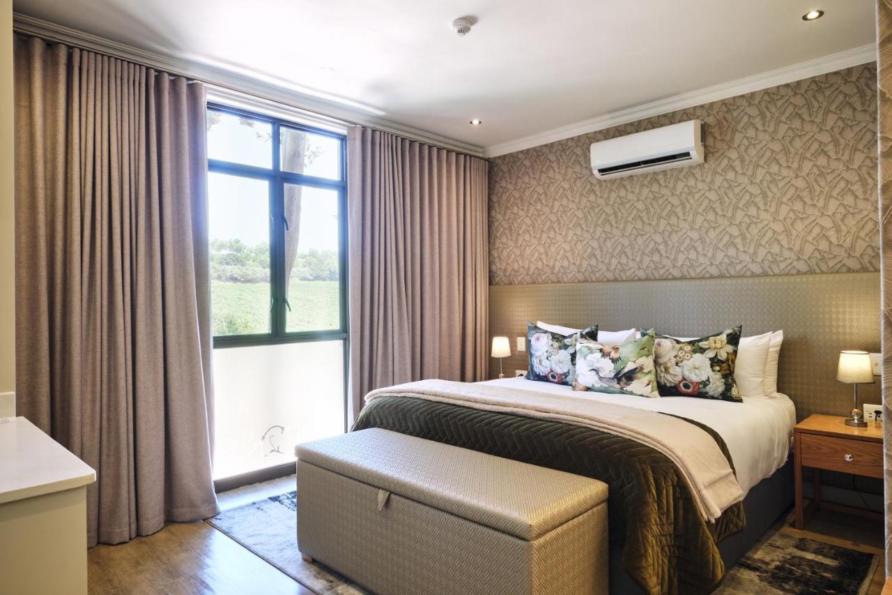 Alluvia Boutique Winery & Luxury Accommodation Stellenbosch Bagian luar foto