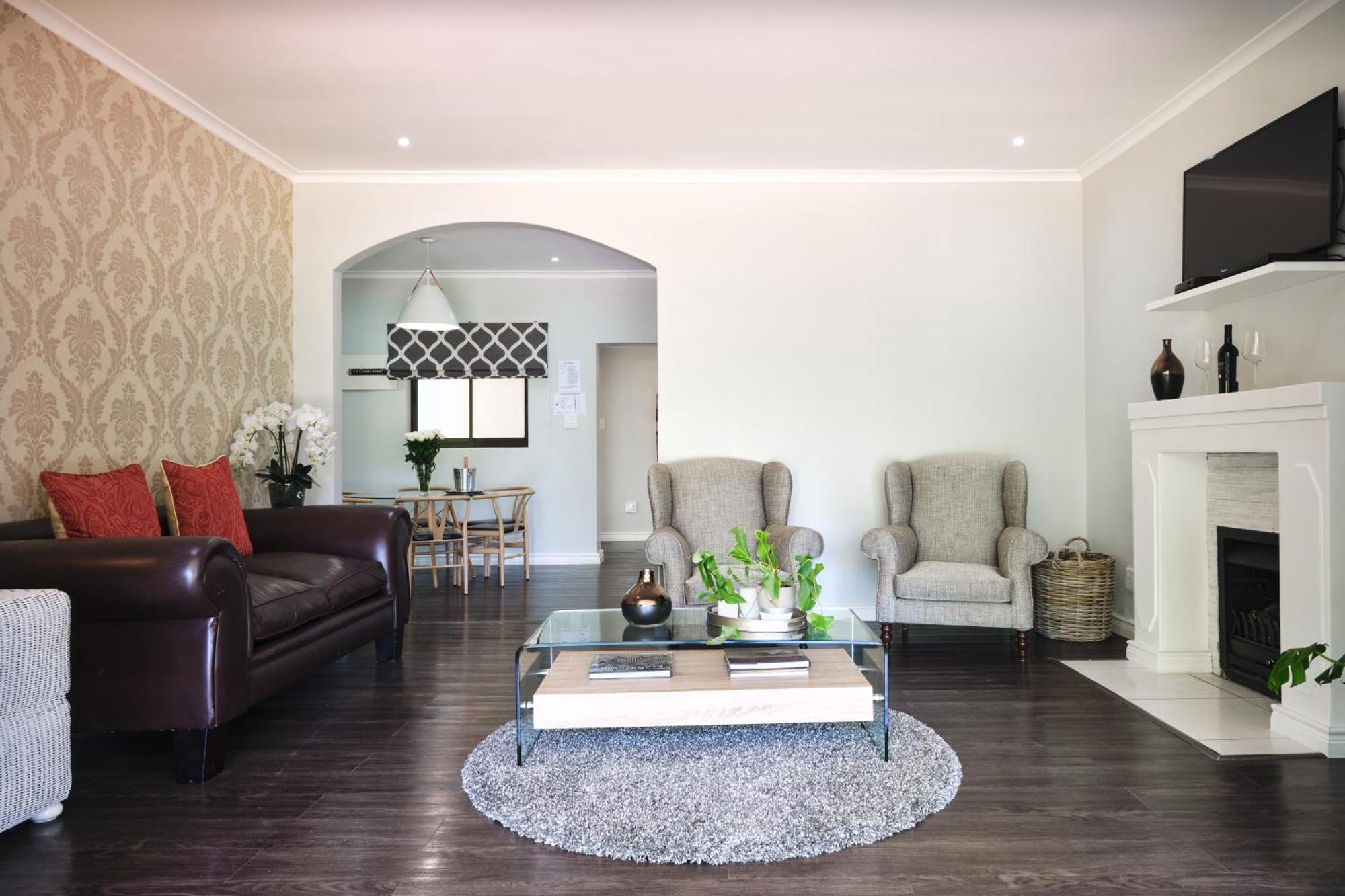 Alluvia Boutique Winery & Luxury Accommodation Stellenbosch Ruang foto A living room in a house